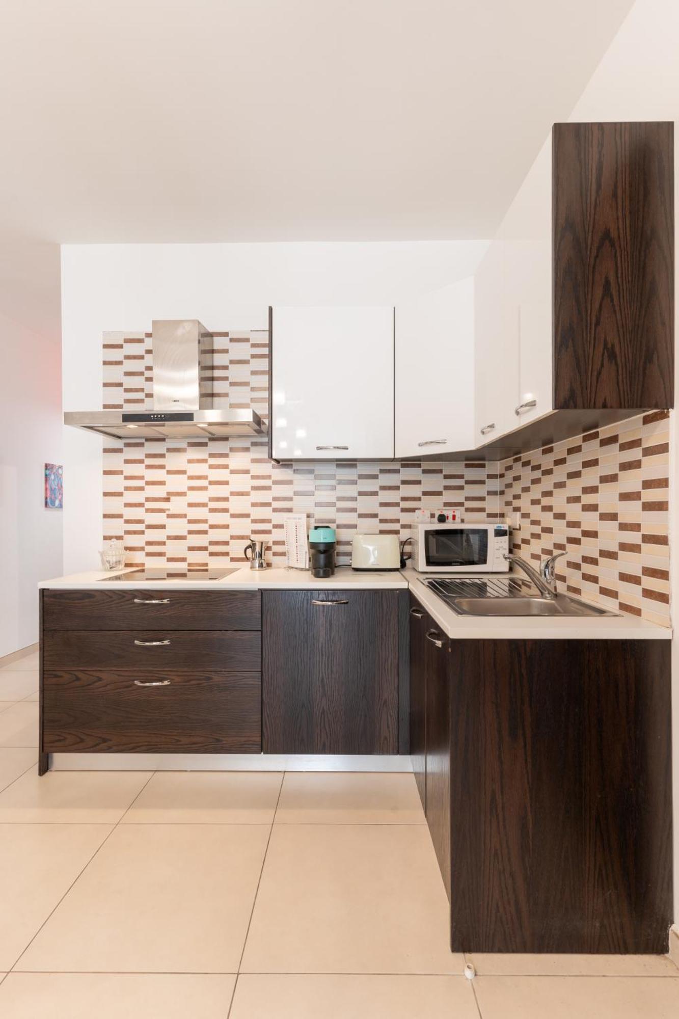 2 Bedroom In Central St Julians Prime Location In Paceville Apt 3 By Vaganza San Ġiljan Extérieur photo