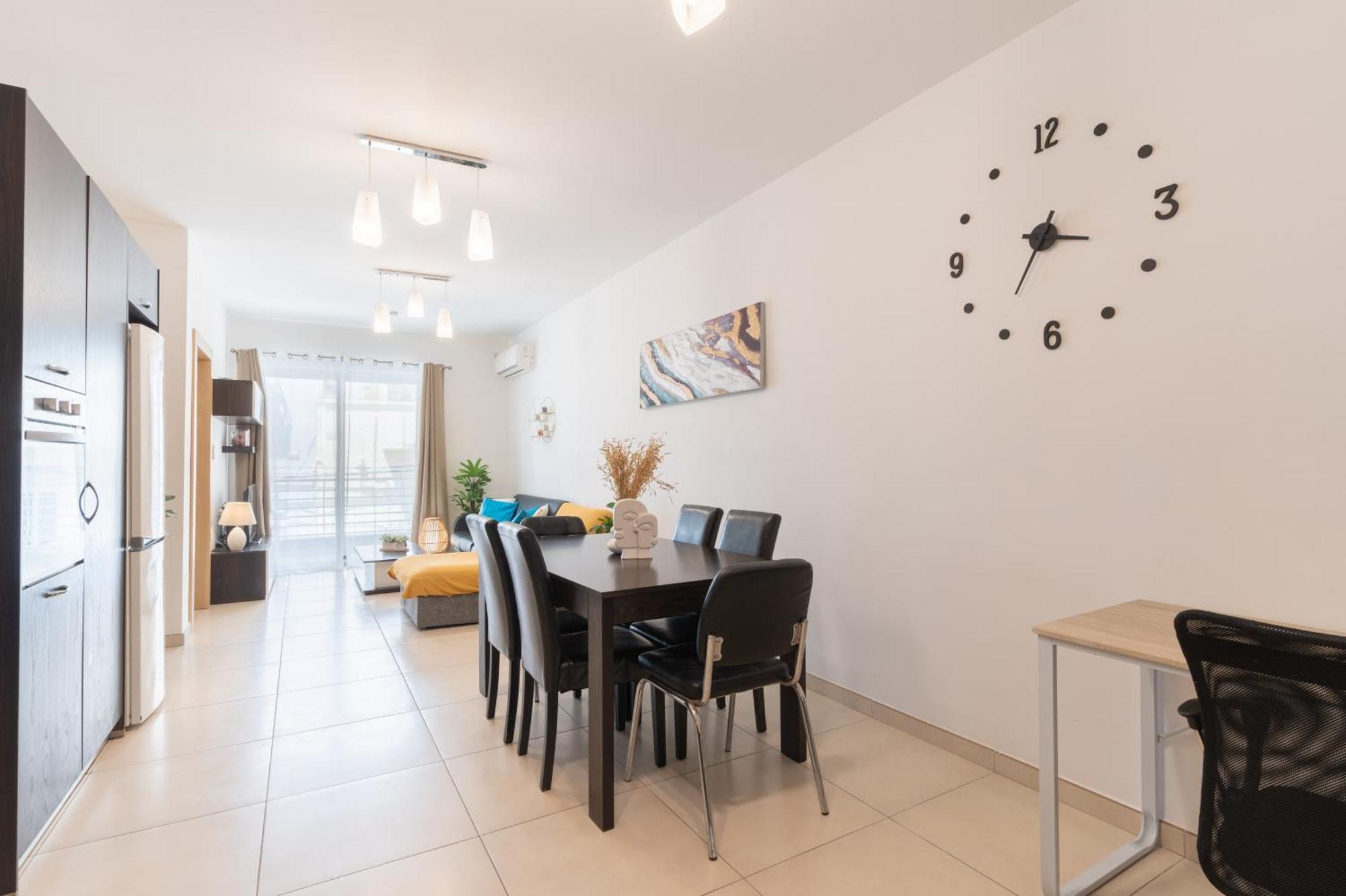 2 Bedroom In Central St Julians Prime Location In Paceville Apt 3 By Vaganza San Ġiljan Extérieur photo