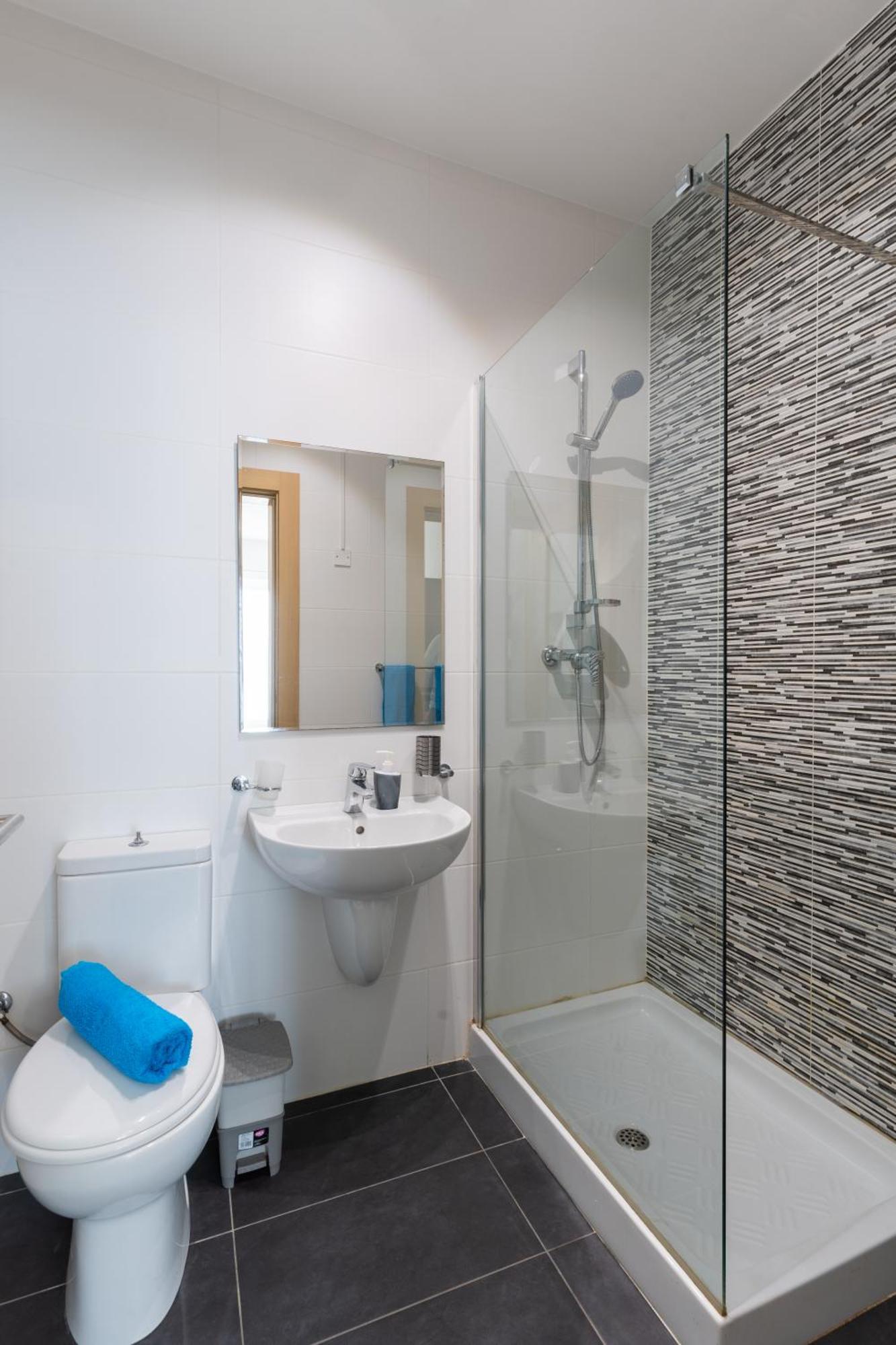 2 Bedroom In Central St Julians Prime Location In Paceville Apt 3 By Vaganza San Ġiljan Extérieur photo
