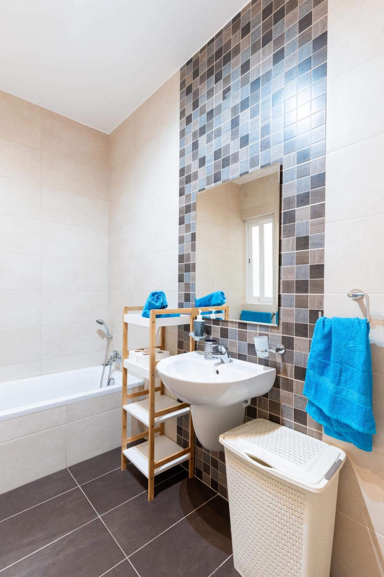 2 Bedroom In Central St Julians Prime Location In Paceville Apt 3 By Vaganza San Ġiljan Extérieur photo