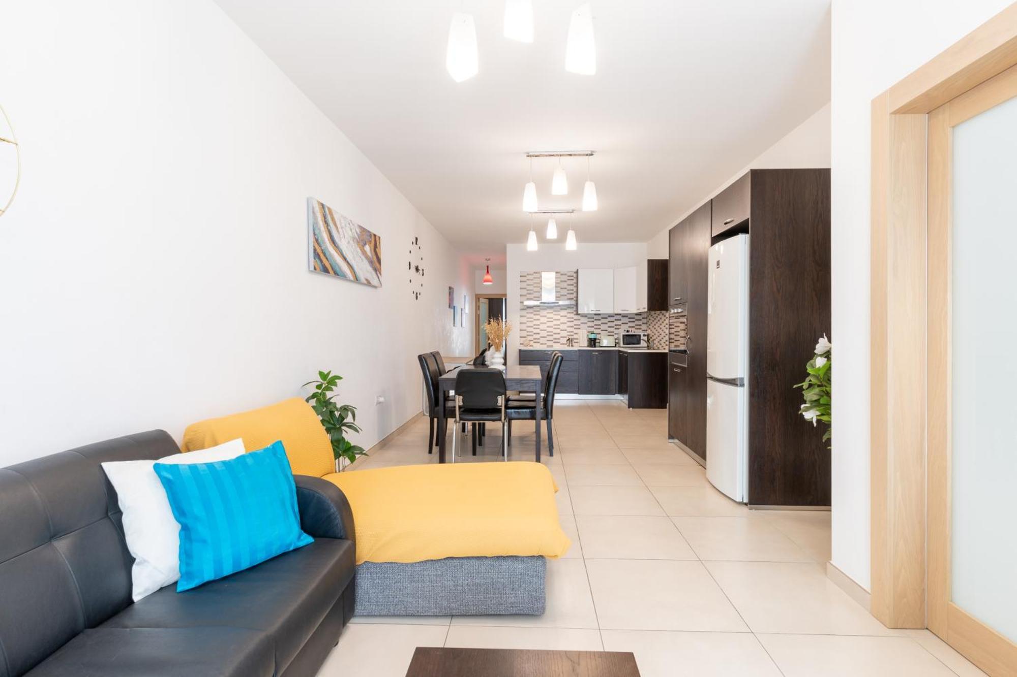 2 Bedroom In Central St Julians Prime Location In Paceville Apt 3 By Vaganza San Ġiljan Extérieur photo