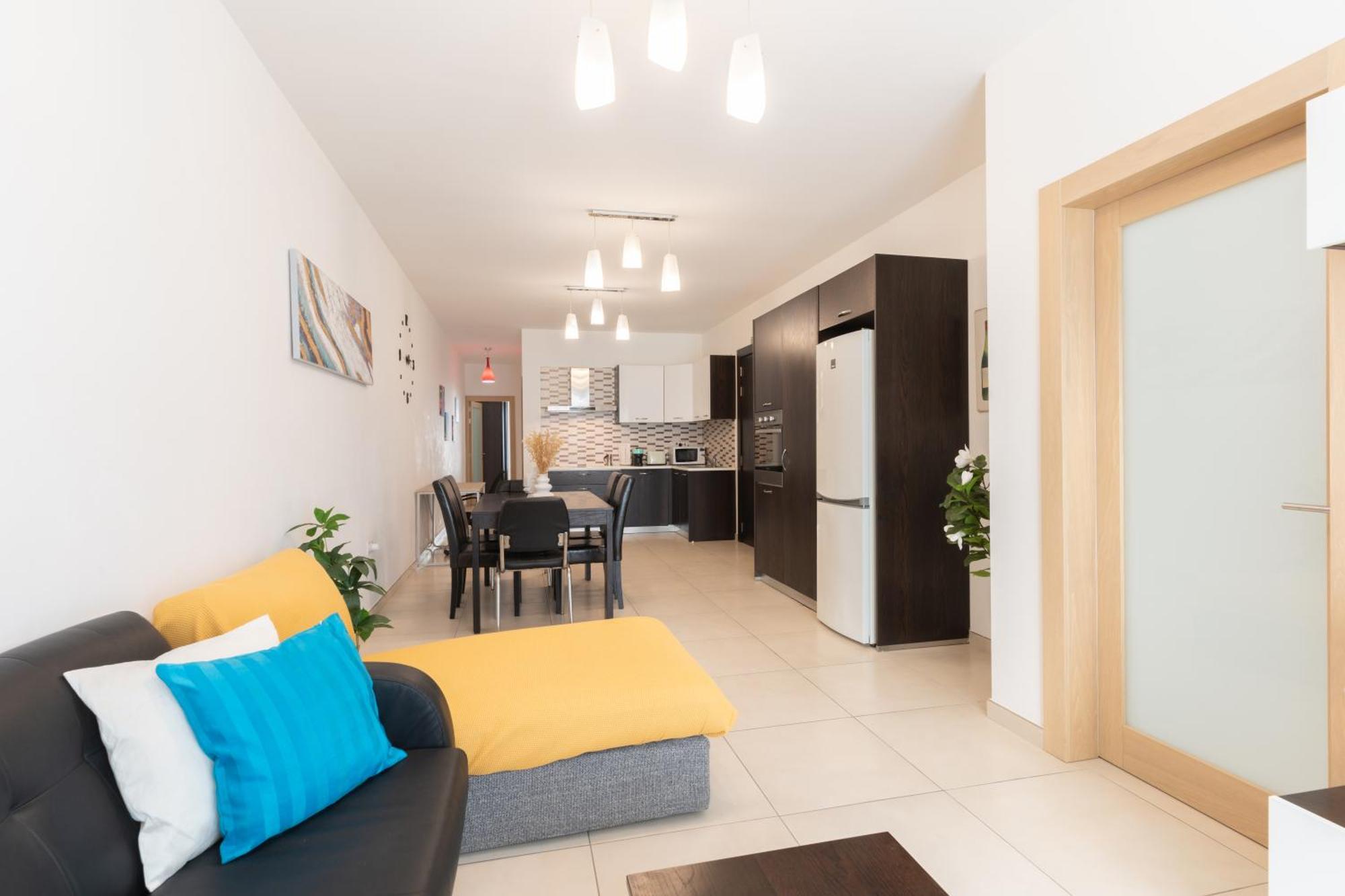 2 Bedroom In Central St Julians Prime Location In Paceville Apt 3 By Vaganza San Ġiljan Extérieur photo
