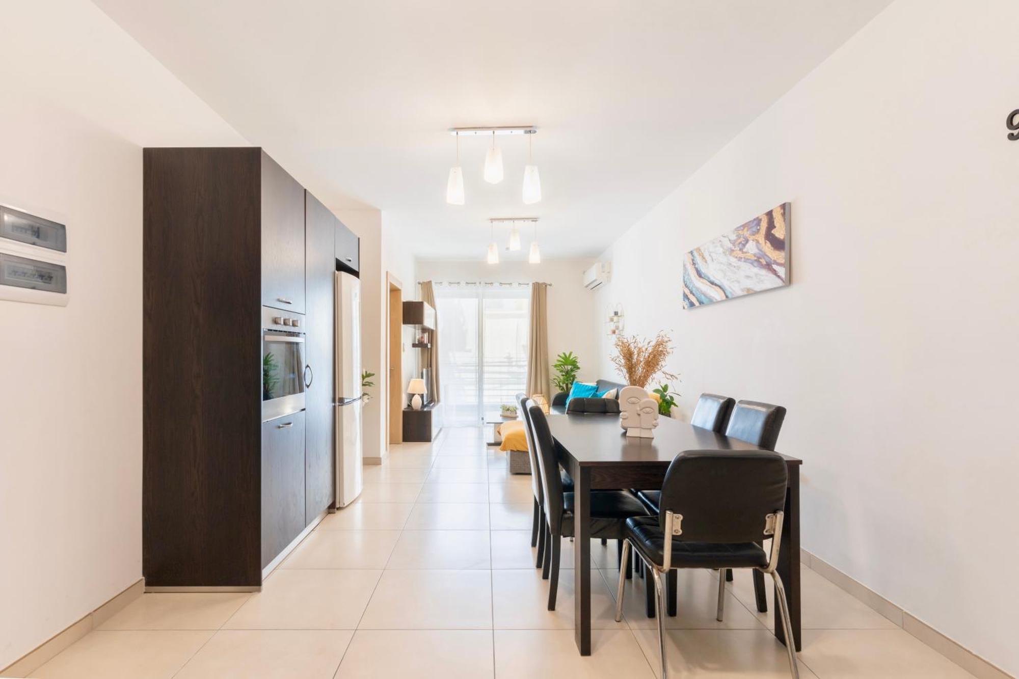 2 Bedroom In Central St Julians Prime Location In Paceville Apt 3 By Vaganza San Ġiljan Extérieur photo