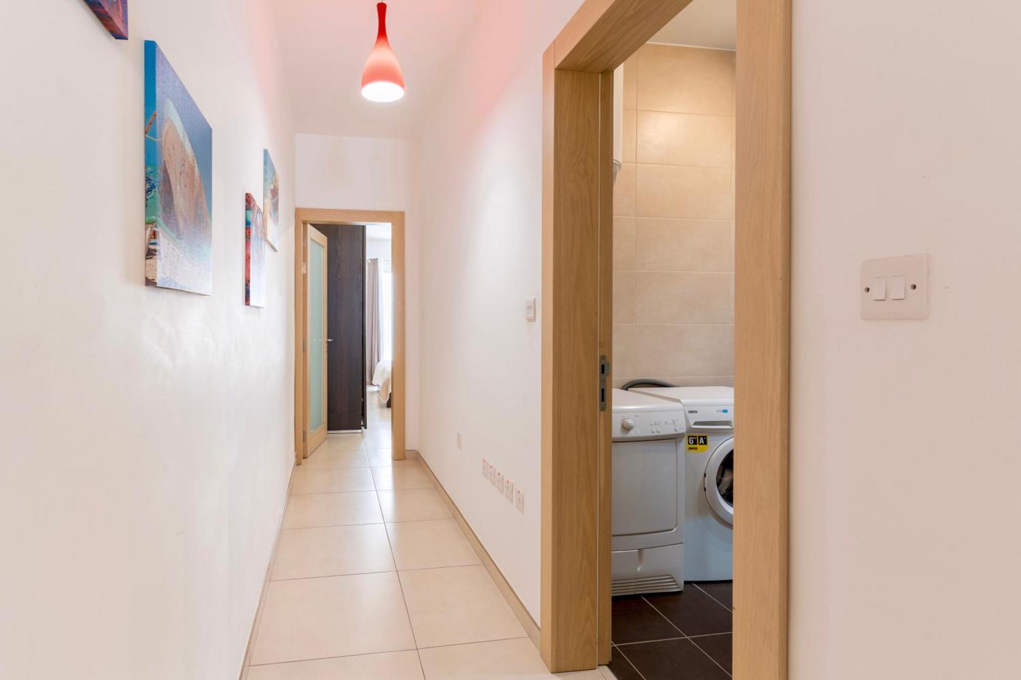 2 Bedroom In Central St Julians Prime Location In Paceville Apt 3 By Vaganza San Ġiljan Extérieur photo