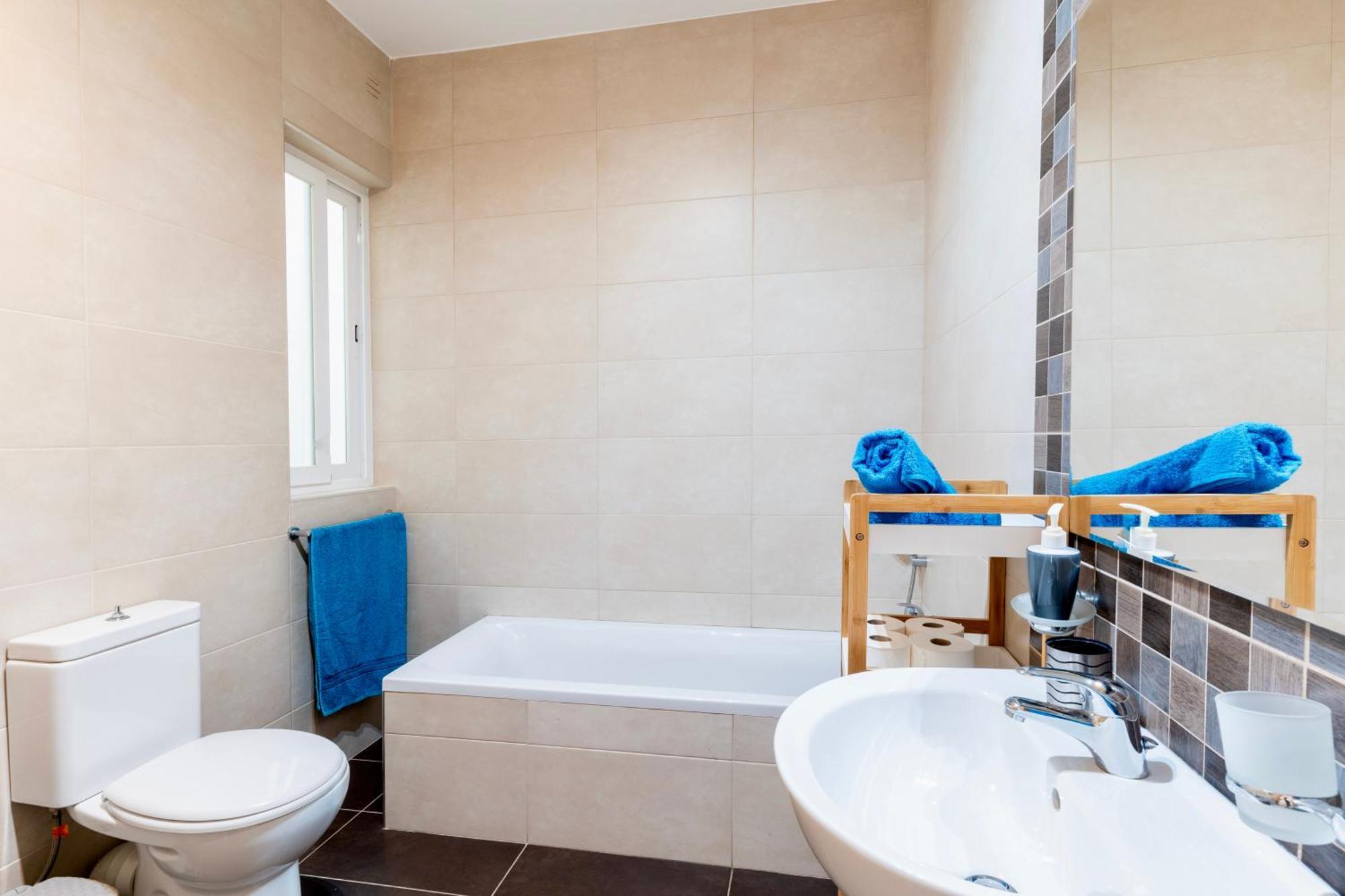 2 Bedroom In Central St Julians Prime Location In Paceville Apt 3 By Vaganza San Ġiljan Extérieur photo