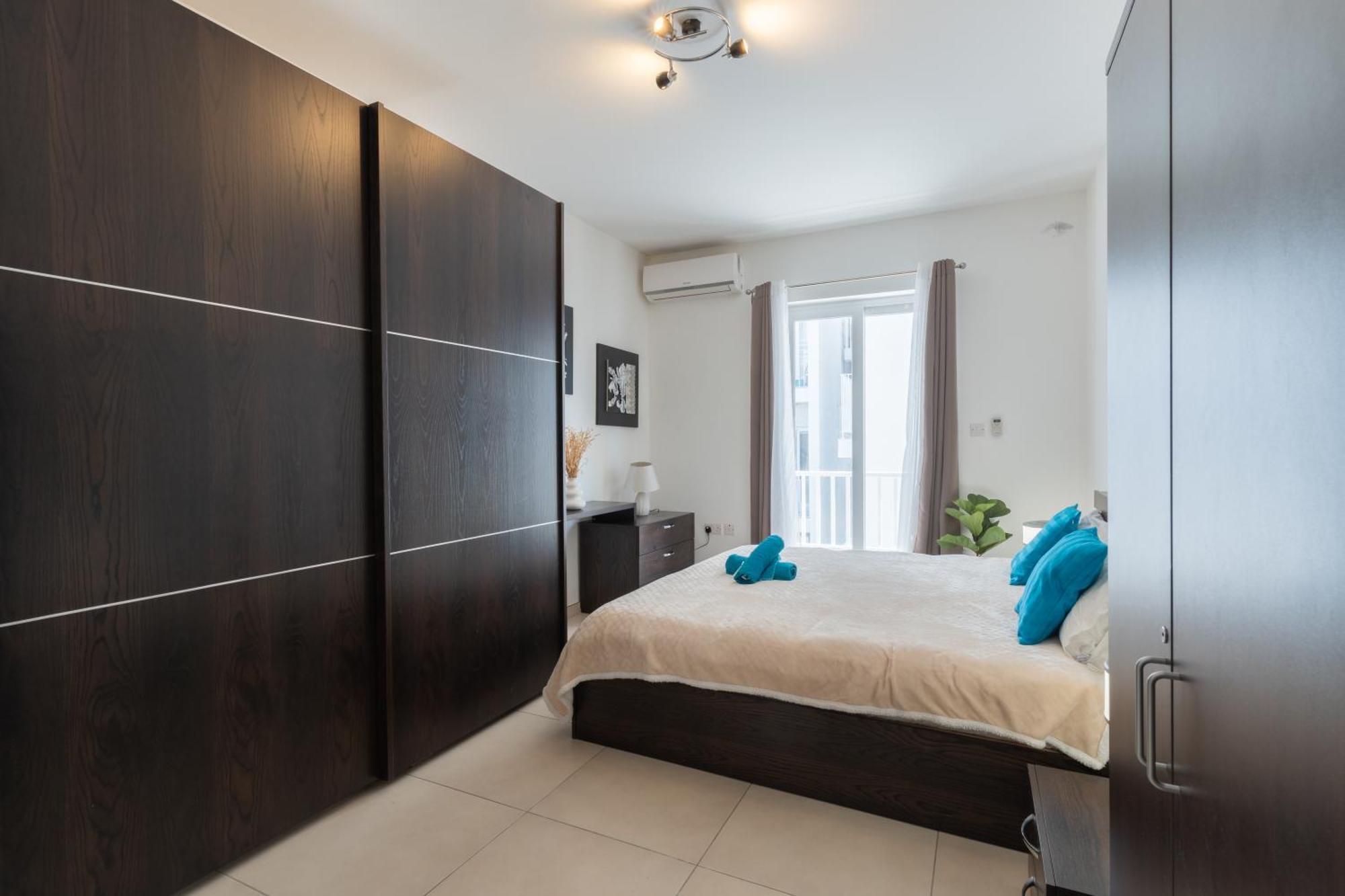 2 Bedroom In Central St Julians Prime Location In Paceville Apt 3 By Vaganza San Ġiljan Extérieur photo